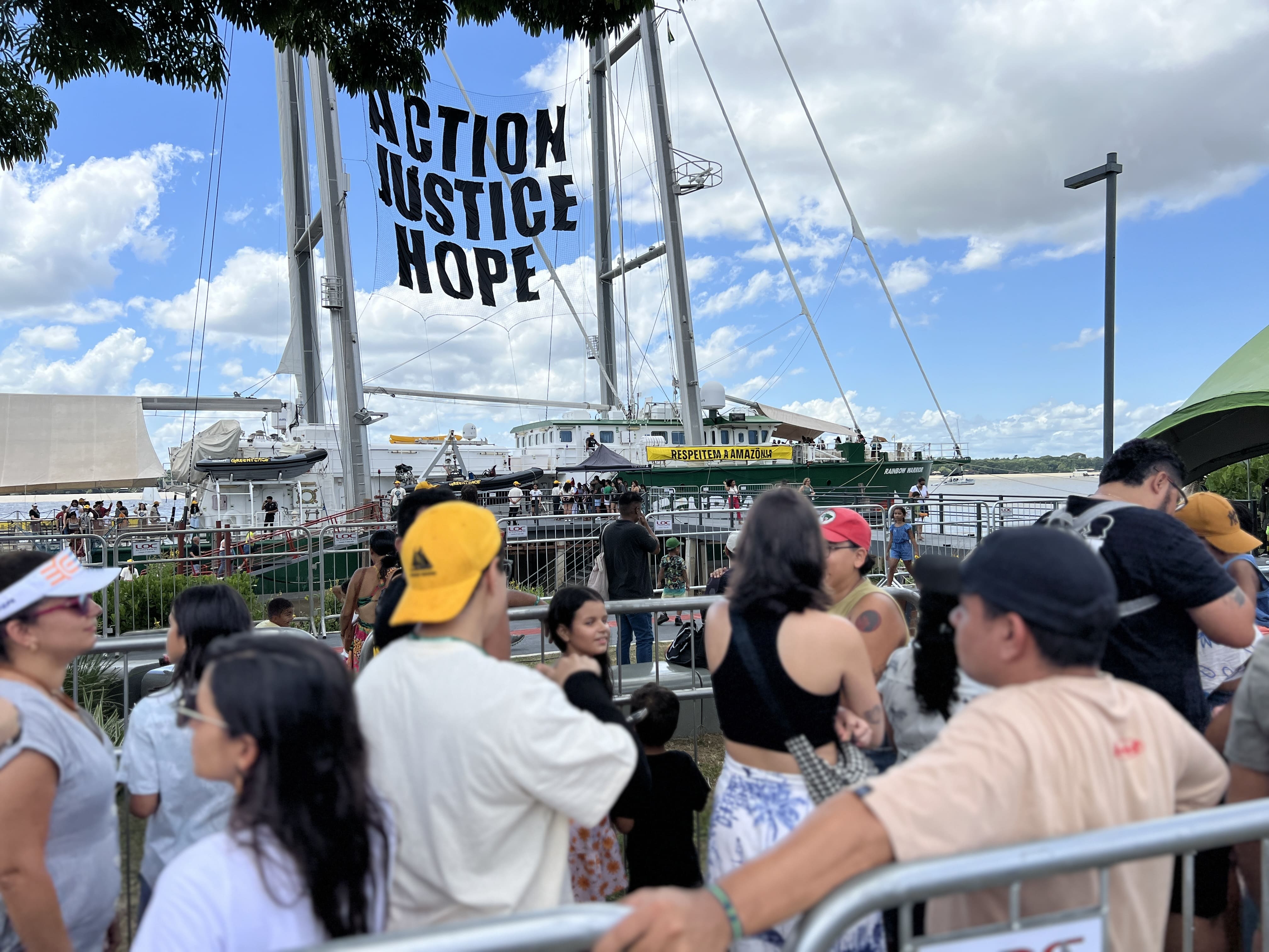 Leia mais sobre o artigo Navio do Greenpeace recebe visitantes na UFPA